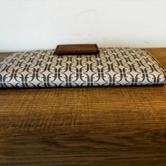 Fossil Tan and Brown Logo Slim and Very Spacious Organizer Wallet - Picture 5 of 7